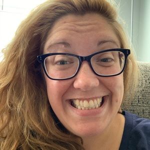 Meet your Posher, Lori